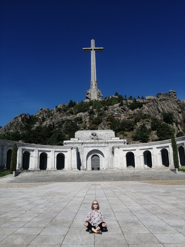 ¿Es viable que un monumento franquista como EL VALLE DE CUELGAMUROS permanezca en pie?